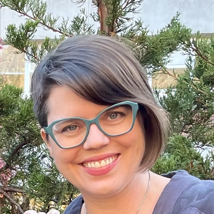 Headshot of NC State LIVE Director, Liza Wade Green. 